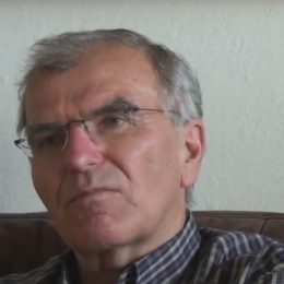 Pan Karel o smrti někdy přemýšlí, ale necítí se být na ni připravený, mrzelo by ho, kdyby už nevěděl, co je s jeho rodinou.