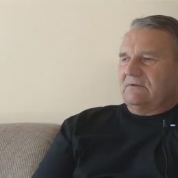 Pan Josef má horší vztahy se svými snachami a je mu líto, že více nevídá své malé vnučky.