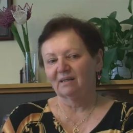 Paní Marie H. jakožto věřící cítí, že i když je její manžel po smrti, pořád je s ním. ​​