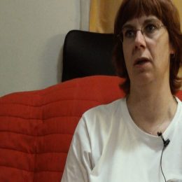 <strong>Ludmila za spouštěč rakoviny považuje stres, který si ani nemusíme uvědomovat. .<strong> <br> Bohužel největším spouštěčem rakoviny je stres. To se všeobecně ví, ale málokdo to dodržuje. A je stres a stres, že jo. Některé stresíky si člověk ani nějak nepřipouští a chodí třeba vystresovaný do práce: co tam bude a nebude a jak to bude a šéf zas bude takový a onaký. A teď je tu ještě ta rodina a další věci.