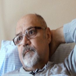 <strong> Pro pana Miroslava je důležité, aby si ho blízcí pamatovali jako statečného člověka, který se konce nebál. </strong> <br> Textový přepis rozhovoru:  Když už teda moc po mně nezůstane, aby aspoň zůstala nějaká taková stopa, že jsem se nebál toho konce. Teda nevím, jestli to tak bude, ale bylo by to dobré, kdyby aspoň neřekli: „Tata byl srab.“ Když už teda něco. (…) Jak vám to změnilo život? Teď už asi nijak, jak už teď můžu ovlivnit něco, když už tady budu ležet a čekat? Já už žádné akce  nejspíš neudělám, co už to můžu ovlivnit. Ať to prostě vypadá trochu, má to fazónu a co víc můžu já už nadělat teď.